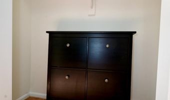 862 AZALEA Dr 20-862, Rockville, MD 20850