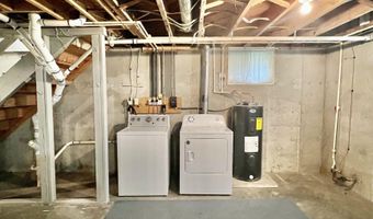 125 E Main St, Agency, IA 52530