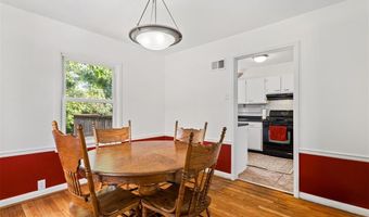 7133 Circleview Dr, Affton, MO 63123