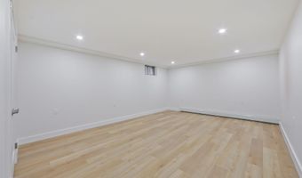 21 E CENTRAL Ave, Bergenfield, NJ 07621
