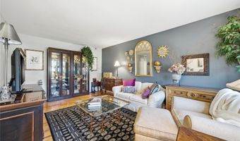 297 Merrick Rd D 1, Amityville, NY 11701