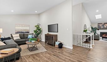 1329 Westbrooke Terrace Dr, Ballwin, MO 63021