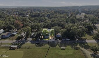 520 Bookter St, Bay St. Louis, MS 39520
