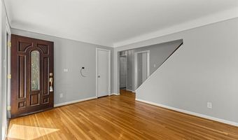 9892 Hubert Ave, Allen Park, MI 48101