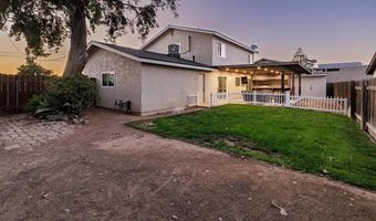 435 W Hawthorne St, Fallbrook, CA 92028