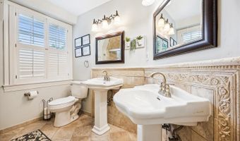 7600 CHARLESTON Dr, Bethesda, MD 20817