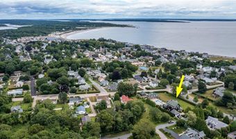 7 Gibson Ave, Narragansett, RI 02882