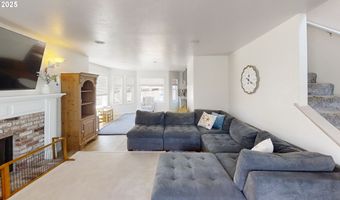 947 3RD St, Brookings, OR 97415
