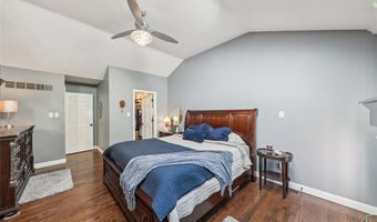 302 Fox Hollow Woods Dr, Ballwin, MO 63021