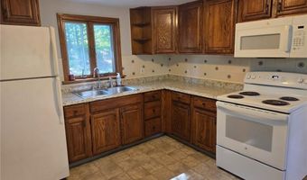 31 Lakeside Dr, Hopkinton, RI 02832