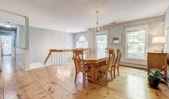 35 Woodsedge Ct, Berlin, CT 06037