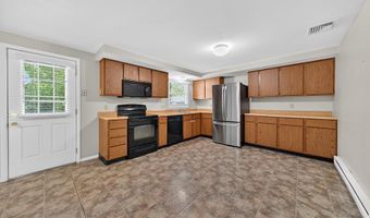 2 Spice Bush Ln, Branford, CT 06405