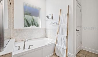 6531 MAYPORT Dr, Apollo Beach, FL 33572