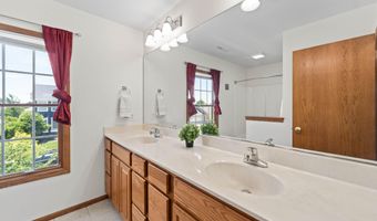 2722 Somerset Dr, Ames, IA 50010