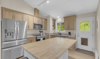 41 Elbow Hill Rd, Brookfield, CT 06804