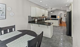 100 Windsor Dr, Alton, IL 62002