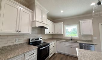 2702 Thomas St, Adel, GA 31620