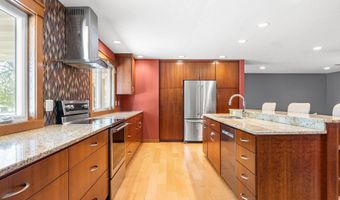 706 23rd St SW, Austin, MN 55912