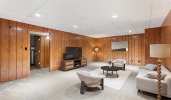 400 Oakland Pl NE 9, Austin, MN 55912