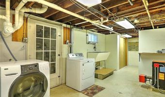 10 Roosevelt Ave, Lincoln, RI 02865