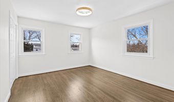 6913 WESTHAMPTON Dr, Alexandria, VA 22307