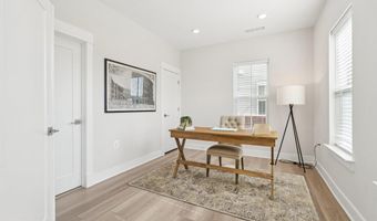 23162 HORSESHOE TRAIL Sq, Ashburn, VA 20148