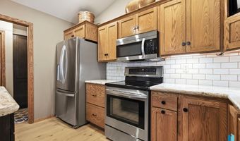 501 N Pasque Flower Trl, Brandon, SD 57005