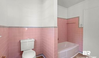 402 E Poplar St, Atmore, AL 36502