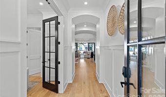 2425 Lola Ave, Charlotte, NC 28205