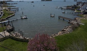 9 Howd Ave, Branford, CT 06405