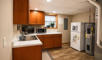 705 SW 13th Ave, Aberdeen, SD 57401