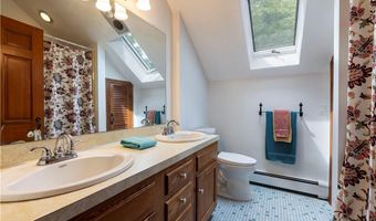71 Phillips Ln, Glocester, RI 02814