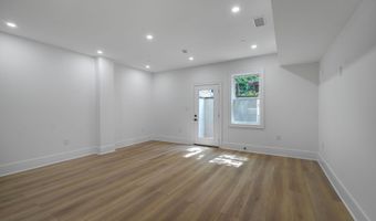 2524 41ST St NW 2, Washington, DC 20007