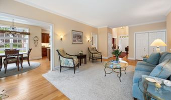 13 Stonegate Cir, Cheshire, CT 06410
