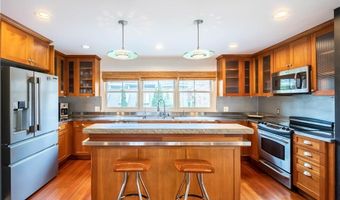 22 Young St, Newport, RI 02840