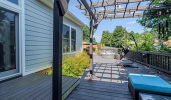 942 N MCKINLEY Rd, Arlington, VA 22205