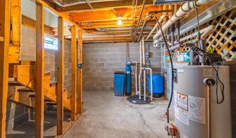 8385 6TH St, Amherst Junction, WI 54407