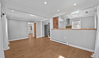 11 Wilson Ave, Amity Harbor, NY 11701