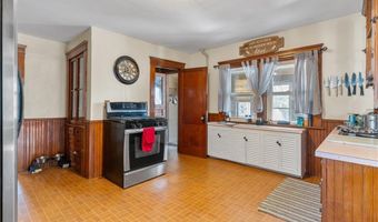 32 Union St, East Greenwich, RI 02818