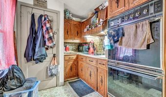 428 Canova Dr, Akron, OH 44319