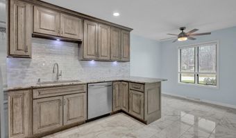 500 Greentree Dr 11, Bedford, IN 47421