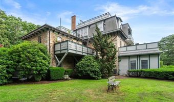 6 Howe Ave 8, Newport, RI 02840