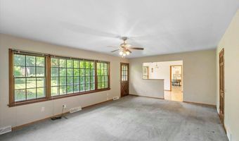 6337 Piping Rock Rd, Madison, WI 53711