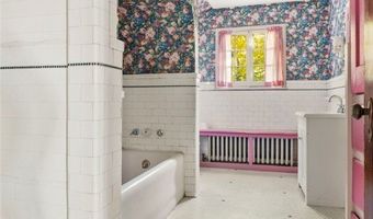 390 E College St, Alliance, OH 44601