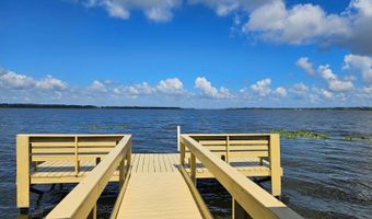 11 Lakeview Dr, Astatula, FL 34705