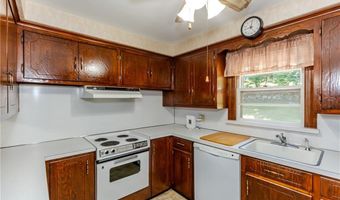 105 Borden Ave, Johnston, RI 02919