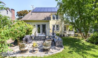 363 Lake Ave, Bridgeport, CT 06605
