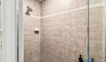 17 Canterbury Ln, Bedford, NH 03110