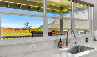 691 Auwaha St A, Haiku, HI 96708