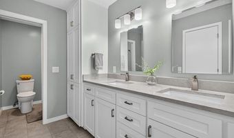1918 Stonehenge Dr, Bartlesville, OK 74006